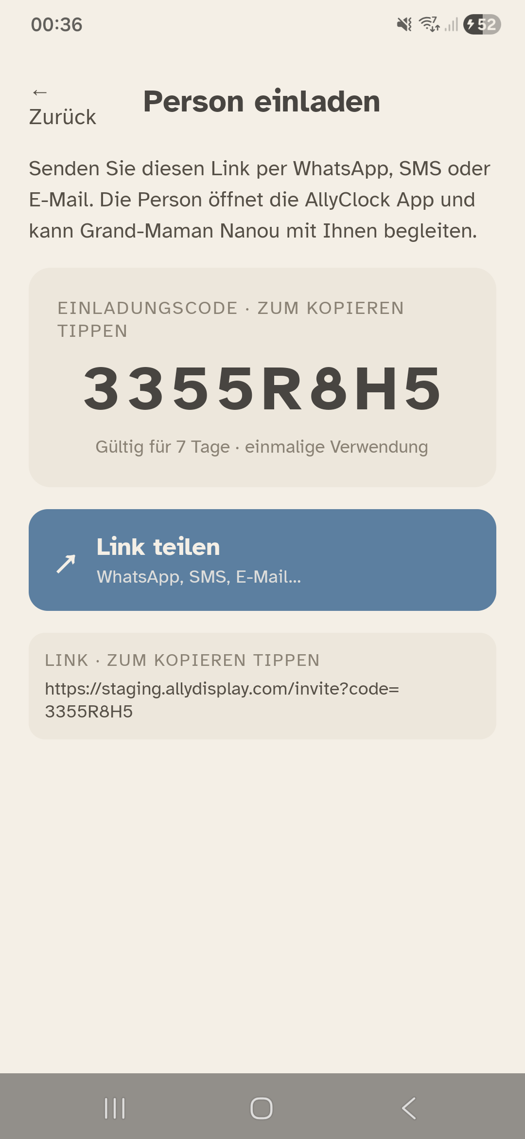Der Bildschirm „Eine Person einladen“ in Ally Companion: der Einladungscode mit 8 Zeichen.